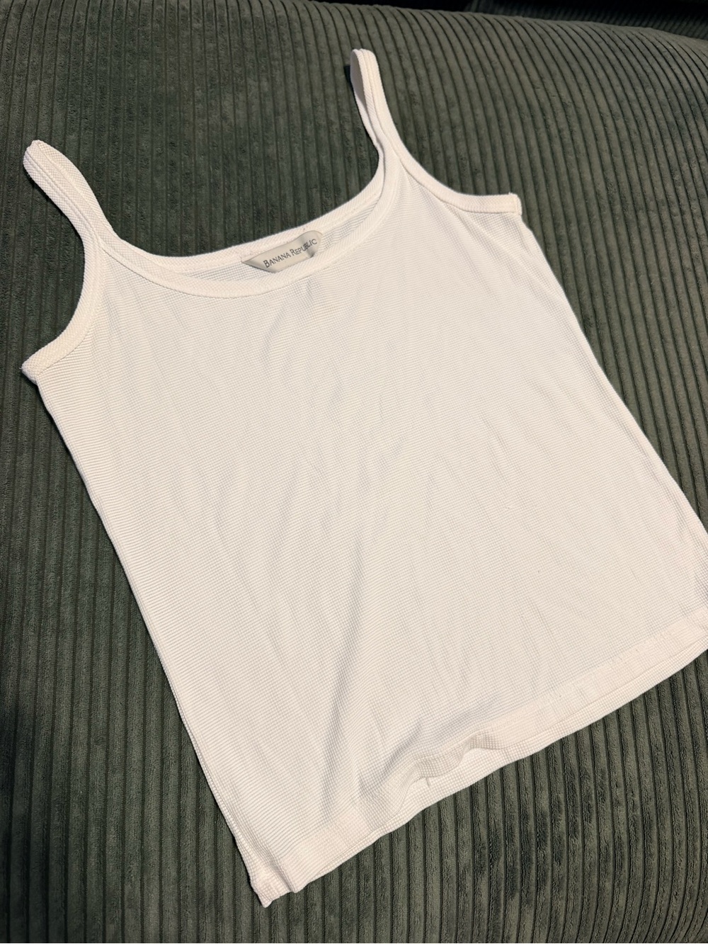 Banana Republic White Textured Tank Top 🤍 Basic Ribbed Cami